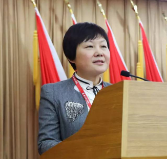 順義區(qū)工商聯(lián)黨組書記、順義區(qū)常務副主席單曉梅做工作報告